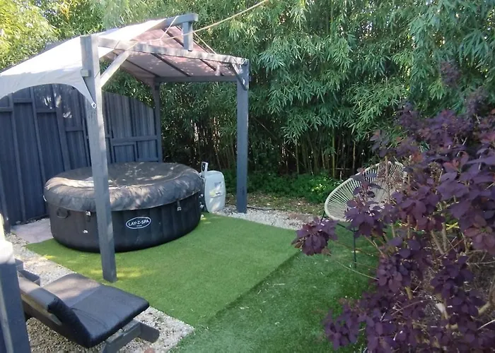 L Escale Jardin Сasa de vacaciones *